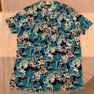 STYLE & CO Women’s floral blouse.